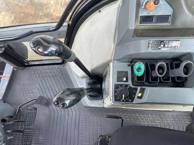 Valtra - t150 - vierwielaangedreven landbouwtractor - afbeelding 21 van  33