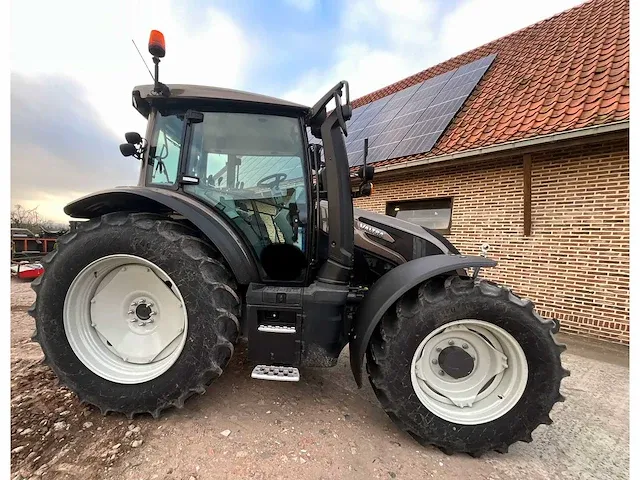 Valtra g115 2021 - afbeelding 43 van  47