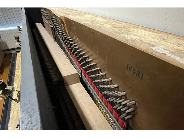 Van damme piano (business de papa van ...) - afbeelding 11 van  12