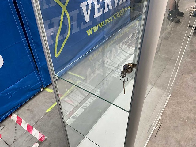 Van esch vitrinekast - afbeelding 2 van  7