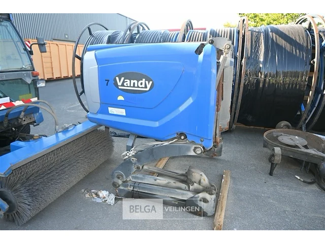 Vandy machine met opvangbak, maaibalk en borstel - afbeelding 2 van  16