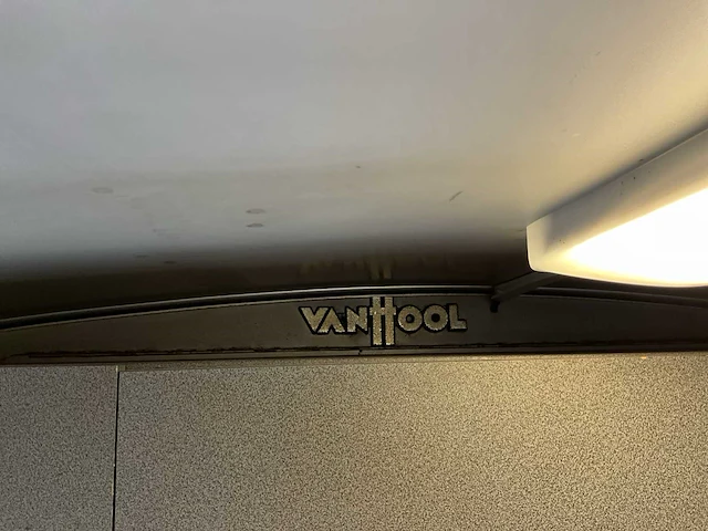 Vanhool autobus ingericht als frituur - afbeelding 17 van  21