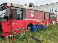 Vanhool autobus ingericht als frituur