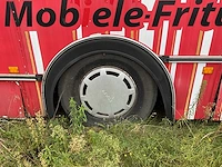 Vanhool autobus ingericht als frituur - afbeelding 7 van  21