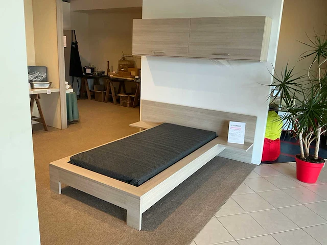 Vareno - bed met hangkasten - afbeelding 1 van  22
