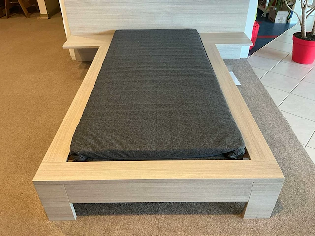 Vareno - bed met hangkasten - afbeelding 16 van  22