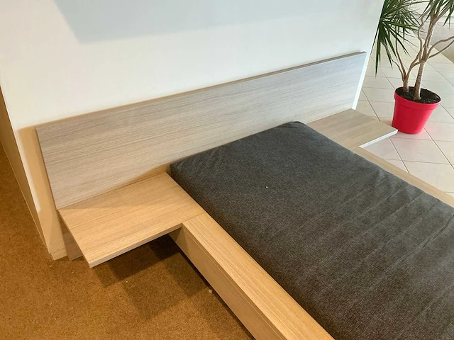 Vareno - bed met hangkasten - afbeelding 21 van  22