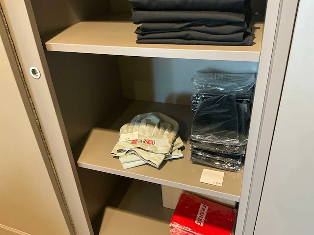 Vareno - kast onder schuine wand - afbeelding 22 van  24