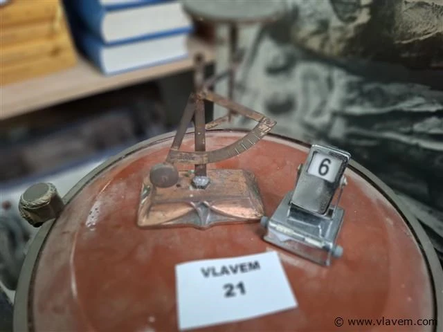 Div. activa uit inboedels en falingen deel 1: wo. brocante, meubelen, verzamelobjecten, antiek, decoratie, vintage, elektro enz.