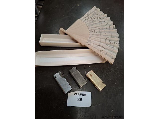 Varia - afbeelding 1 van  3