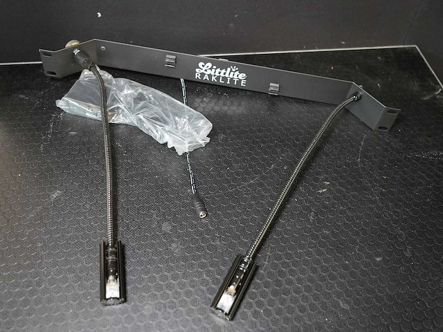 Various light equipment (3x) - afbeelding 1 van  2