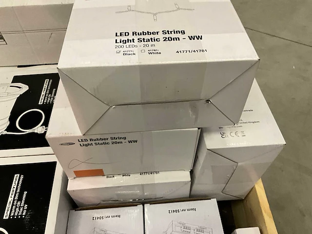 Various light equipment - afbeelding 6 van  18