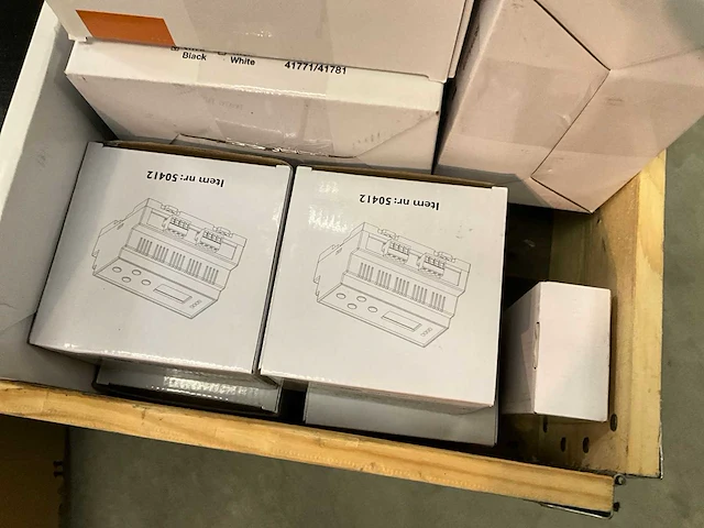 Various light equipment - afbeelding 7 van  18