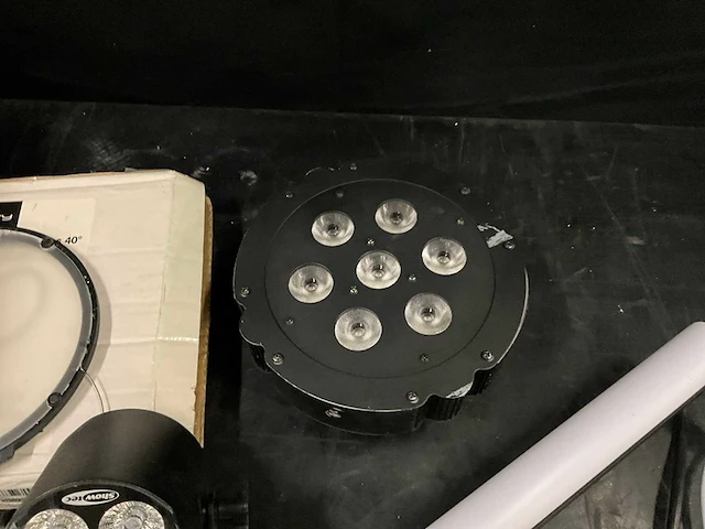 Various light equipment - afbeelding 15 van  18