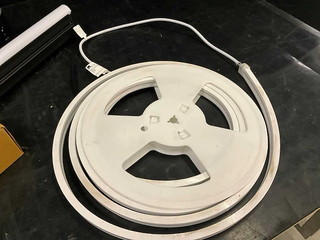 Various light equipment - afbeelding 18 van  18