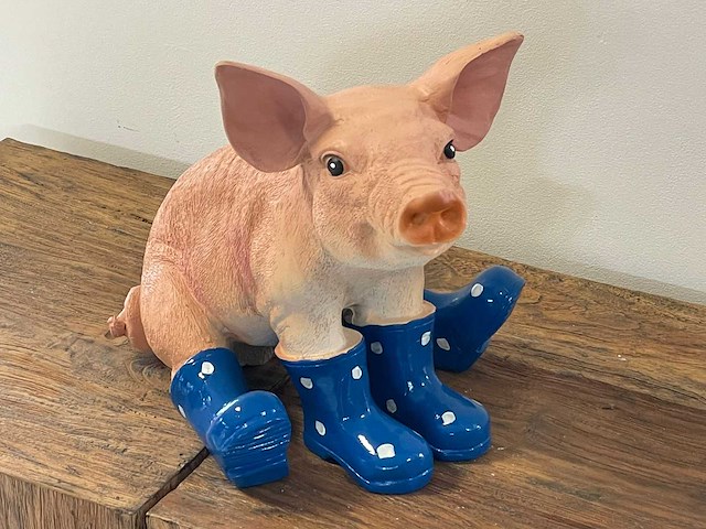 Varken met blauwe botjes h29cm - afbeelding 1 van  2