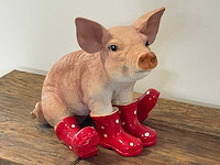Varken met rode botjes h29cm - afbeelding 1 van  2