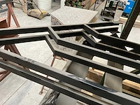 Vaste stalen trap - afbeelding 6 van  6