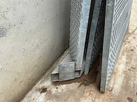 Vaste trap in metaal - afbeelding 6 van  7