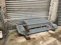 Vaste trap in metaal - afbeelding 5 van  7