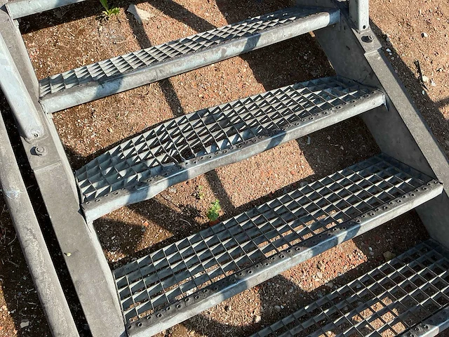 Vaste trap - afbeelding 5 van  6