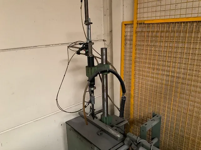 Vastschroefmachine soenen hendrik afd 40 - afbeelding 2 van  8