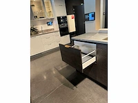 Veda dark oak fineer - kitchen arrangement - afbeelding 4 van  5