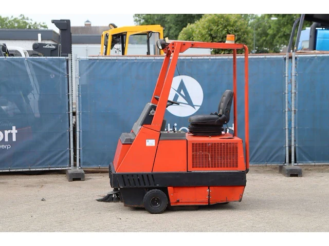 Veegmachine hako z600 diesel - afbeelding 1 van  1