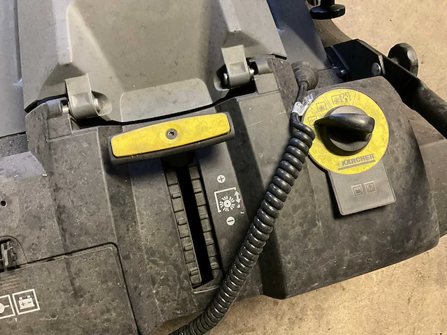 Veegmachine karcher km70/30c - afbeelding 5 van  6