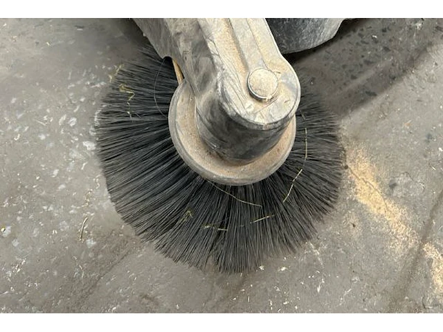 Veegmachine kärcher - afbeelding 3 van  7