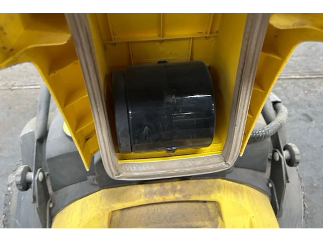 Veegmachine kärcher - afbeelding 6 van  10