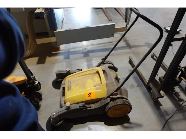 Veegmachine karcher - afbeelding 1 van  5