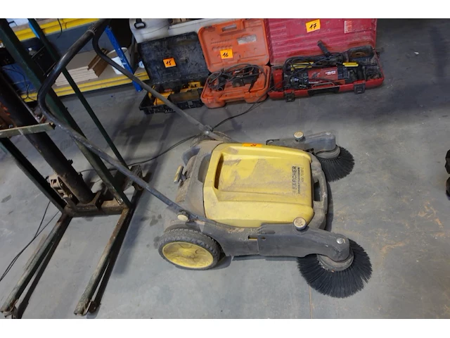 Veegmachine karcher - afbeelding 3 van  5