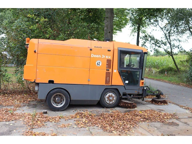 Veegmachine ravo 5002 diesel - afbeelding 1 van  1