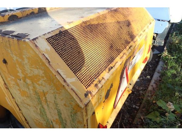 Veegmachine sth phoenix 1800-t - afbeelding 2 van  3