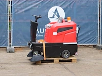 Veegmachine tennant 6100 ride-on sweeper elektrisch nieuw - afbeelding 1 van  1