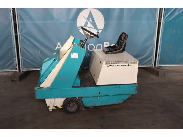 Veegmachine tennant e215 - afbeelding 1 van  1