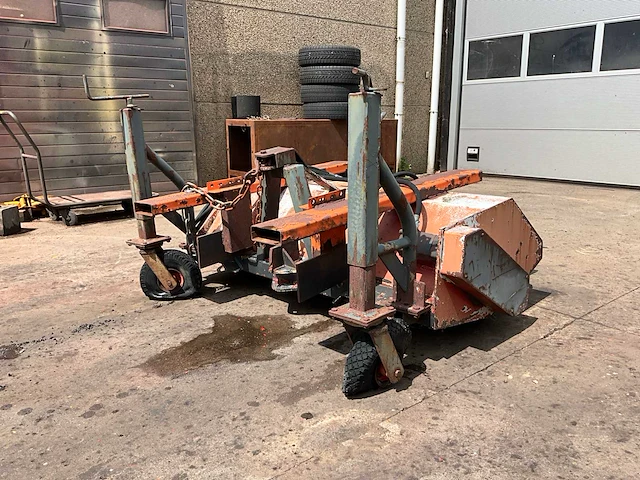 Veegmachine voor heftruck - afbeelding 2 van  8