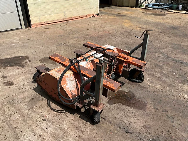 Veegmachine voor heftruck - afbeelding 7 van  8