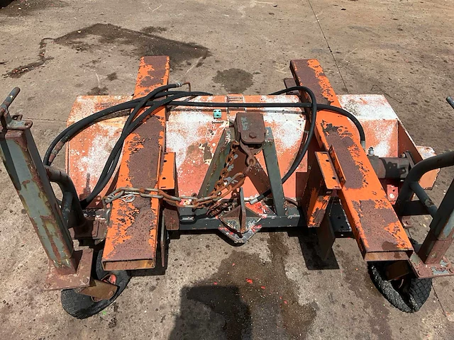 Veegmachine voor heftruck - afbeelding 8 van  8