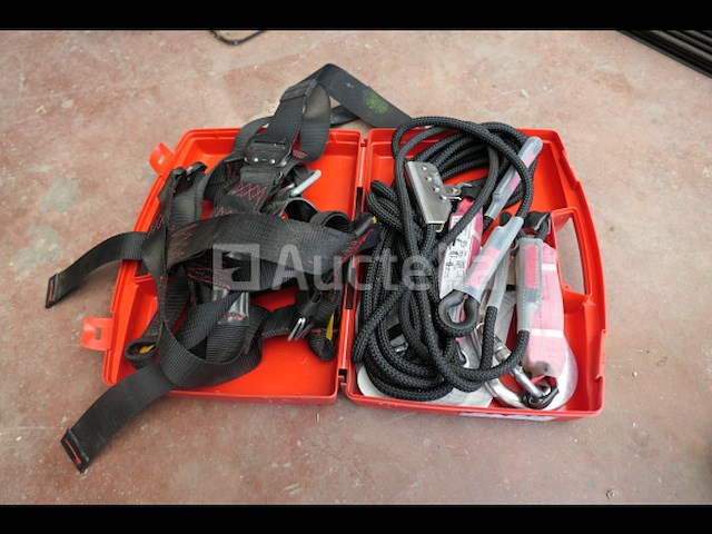 Veiligheidsharnas in de koffer - afbeelding 3 van  4