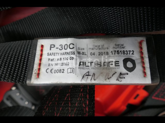 Veiligheidsharnas in de koffer - afbeelding 4 van  4