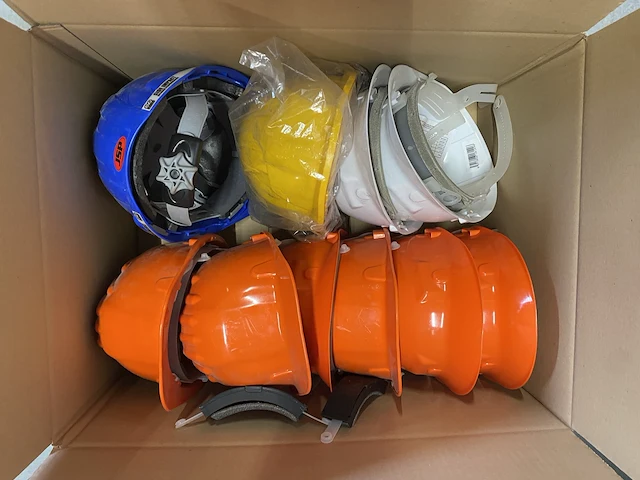 Veiligheidshelmen diverse kleuren - 10 - afbeelding 1 van  2