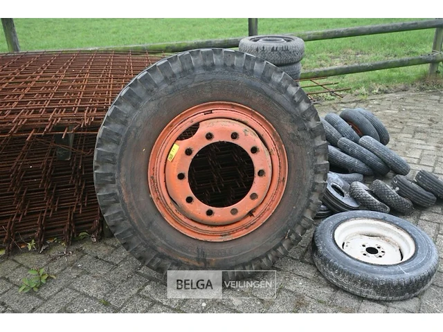 Velg + band van arcomet bouwkraan - afbeelding 1 van  4