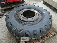 Velg + band van jcb bandenkraan - afbeelding 2 van  4