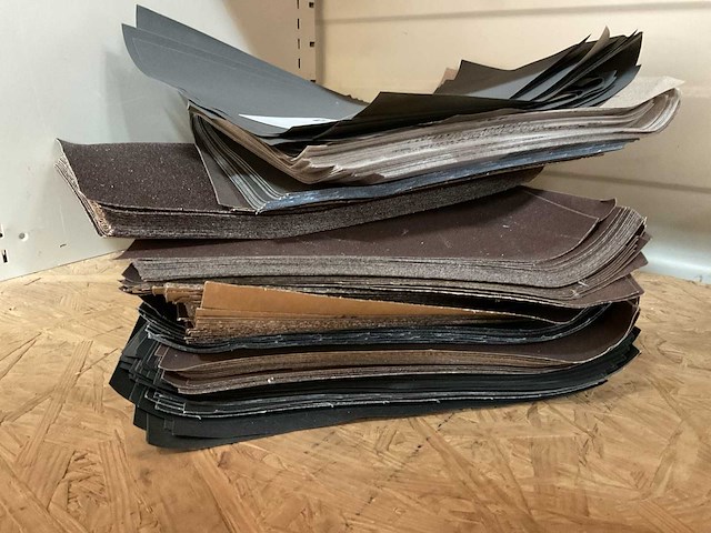 Vellen schuurpapier - afbeelding 4 van  4