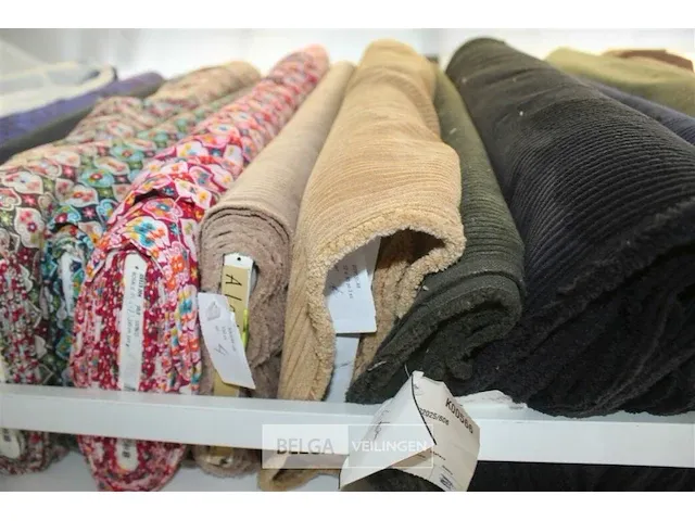 Velour & sweater stof op rol/houder - afbeelding 4 van  5