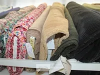 Velour & sweater stof op rol/houder - afbeelding 4 van  5