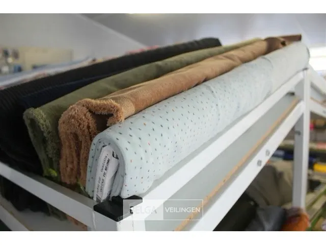 Velour & sweater stof op rol/houder - afbeelding 5 van  5