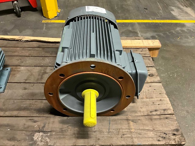 Vem 15 kw type mb5 380/660 v ip55f elektromotor - afbeelding 2 van  4